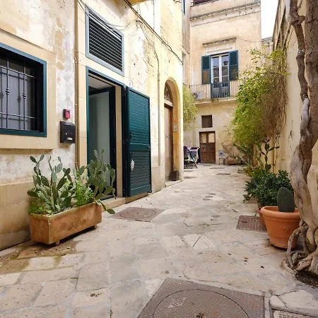 Civico8 -